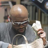 Thể thao - “Độc cô cầu bại” Mayweather nghiện khoe tiền