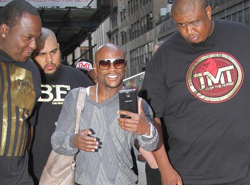 “Độc cô cầu bại” Mayweather nghiện khoe tiền - 3