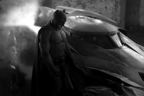 Xế khủng trong phim "Batman vs. Superman" lộ diện - 1