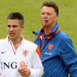 Bóng đá - World Cup còn 27 ngày: V.Persie muốn lấy lòng Van Gaal