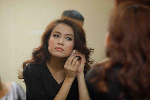 Hoàng Thùy Linh quá đỗi sexy trong liveshow đầu đời - 8