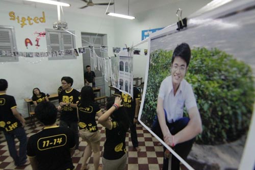 HS Lê Hồng Phong nức nở trong lễ trưởng thành - 4