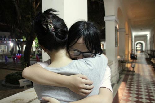 HS Lê Hồng Phong nức nở trong lễ trưởng thành - 9