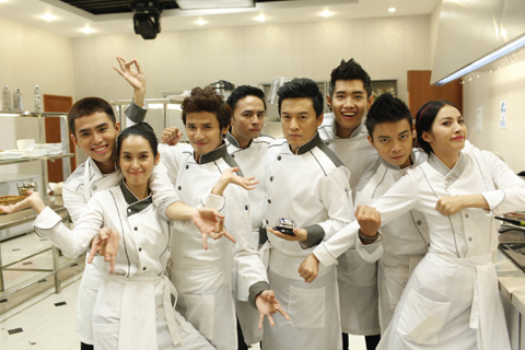 Bếp hát: Nhiều sao nhưng chưa đủ hot - 2