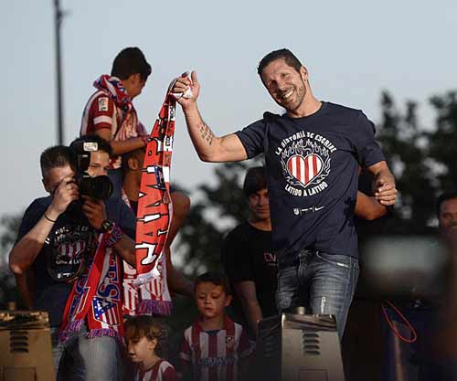 Diễu hành mừng công, Atletico phủ đỏ Madrid - 1