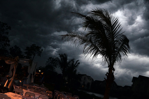 Khánh Linh: Mưa giông không cản được lễ cưới - 4