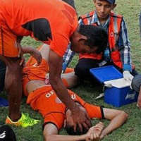 Bóng đá - SỐC: Cầu thủ mất mạng vì cú đạp bóng ác ý