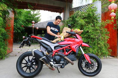 Johnny Trí Nguyễn tậu xe Ducati giá hơn 400 triệu - 1
