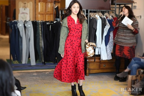 Gu thời trang của cô mẫu "lùn" cá tính - 5