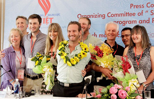 Nick Vujicic tin vào công lý ở Biển Đông - 3