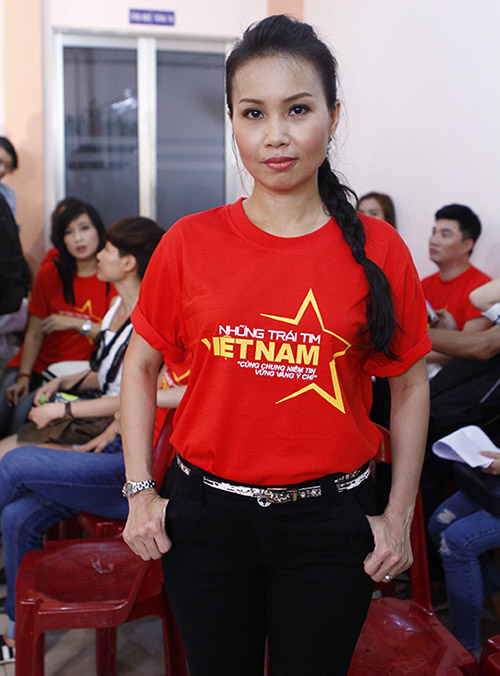 Hàng trăm sao Việt hát về Biển Đông gây sốt - 12