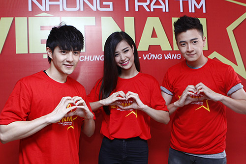 Hàng trăm sao Việt hát về Biển Đông gây sốt - 14