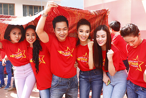 Hàng trăm sao Việt hát về Biển Đông gây sốt - 8