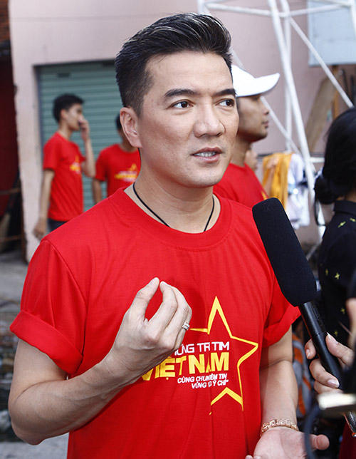 Hàng trăm sao Việt hát về Biển Đông gây sốt - 3