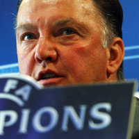 Bóng đá - Van Gaal khó thành công theo "kiểu" Alex Ferguson