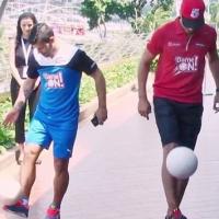 Bóng đá - Ferdinand ''ăn đứt'' Aguero khả năng tâng bóng