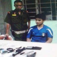 Pháp luật - Mang súng, roi điện… đe dọa cả nhà bạn gái cũ