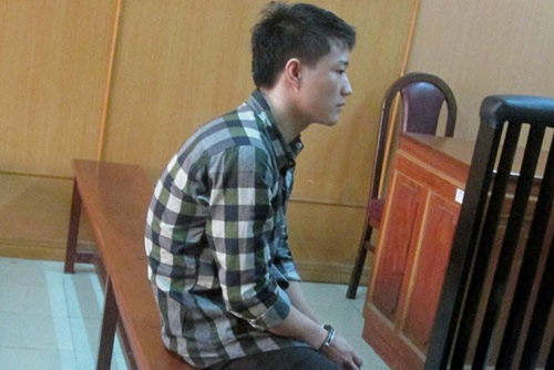 Cướp điện thoại của Việt kiều bị phạt 5 năm tù - 1