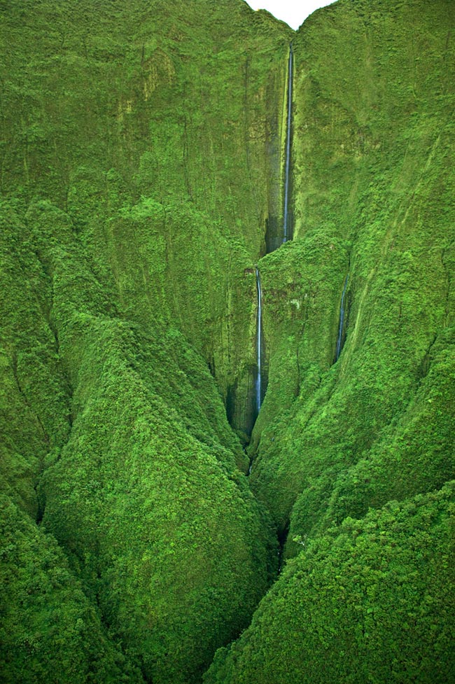 6. Thác nước Honokohau

Honokohau là thác nước vô cùng ấn tượng nằm ở phía Tây dãy núi Maui.
