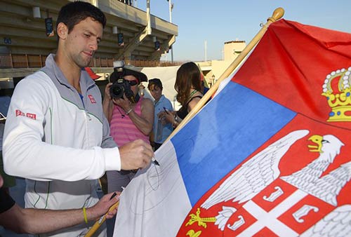 Djokovic dùng toàn bộ tiền thưởng "khủng" làm từ thiện - 1