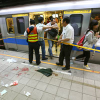 Tin tức trong ngày - Đài Loan: Đâm dao điên loạn trên tàu điện ngầm