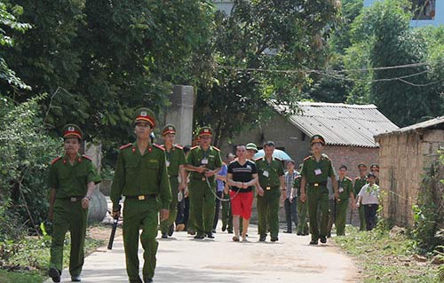 Thực nghiệm hiện trường vụ "án oan Nguyễn Thanh Chấn" - 2