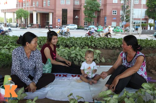 Dân Thủ đô say trong nắng nóng 40 độ C - 15