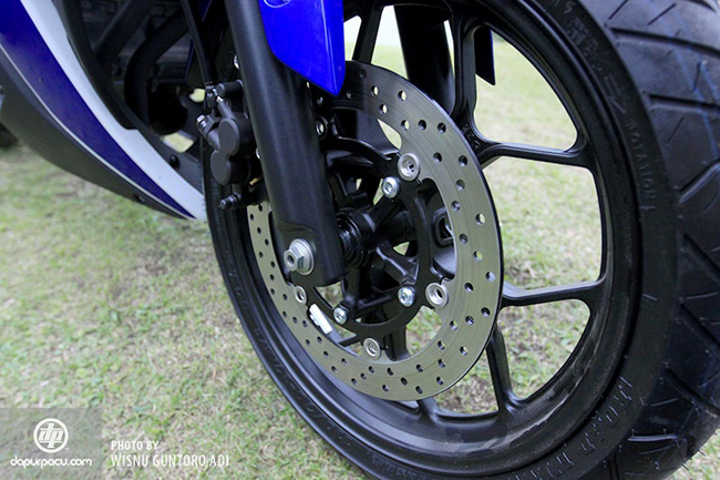 Ngắm chi tiết Yamaha R25 mới ra mắt - 18