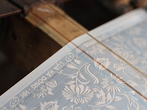 Lụa Vạn Phúc: Không chết, chỉ đói thôi! - 3