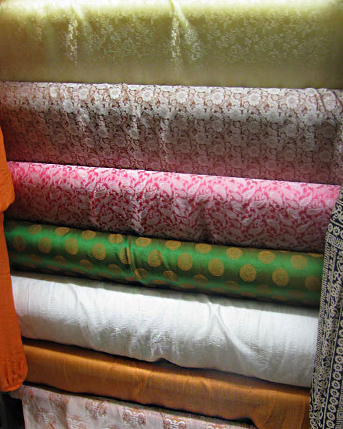 Lụa Vạn Phúc: Không chết, chỉ đói thôi! - 2