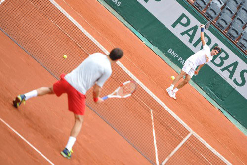Federer làm “tiểu Federer” bở hơi tai ở Roland Garros - 1