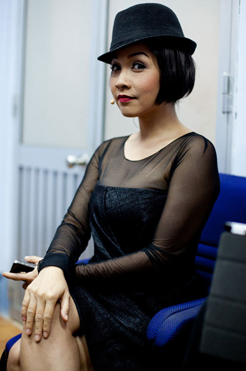 Giật mình khi diva Việt ăn diện "lệch tuổi" - 4