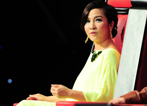 Giật mình khi diva Việt ăn diện "lệch tuổi" - 5