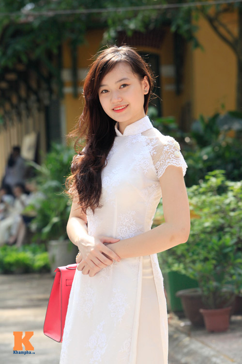 Nữ sinh Trường Bưởi rưng rưng ngày chia tay - 18