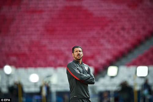 Simeone, bản sao đặc biệt của Mourinho - 2