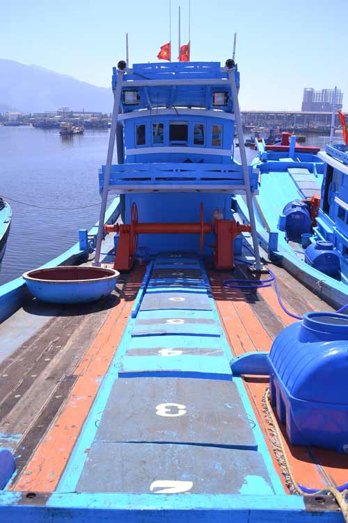 Cận cảnh tàu cá “khủng” nhất miền Trung vừa hạ thủy - 2