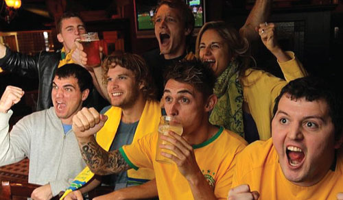 Bóng đá Brazil phục hưng nhờ World Cup và… bia - 1