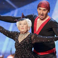 Ca nhạc - MTV - Cụ bà 79 tuổi gây bão Got Talent gãy xương sườn