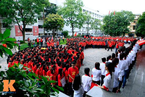 Sinh viên Ngoại Thương xếp hình bản đồ Việt nam - 2
