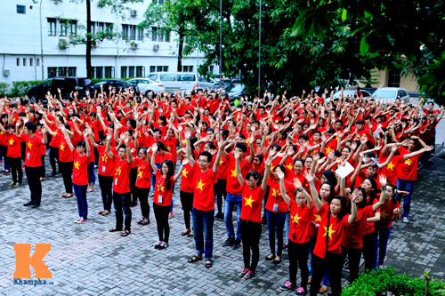 Sinh viên Ngoại Thương xếp hình bản đồ Việt nam - 13