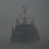 Tin tức trong ngày - Đưa thi thể ngư dân bị tàu lạ đâm tử nạn vào đất liền