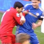 Bóng đá - Những khoảnh khắc ''điên rồ'' của Suarez