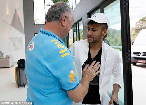 Neymar bắt chước Ronaldo khoe thân trên Vouge - 4