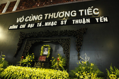 Thanh Lam nức nở trong đám tang cha - 19