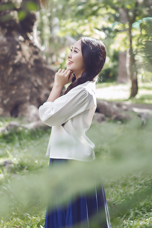 Tường Vy đẹp dung dị trong nắng hè - 1