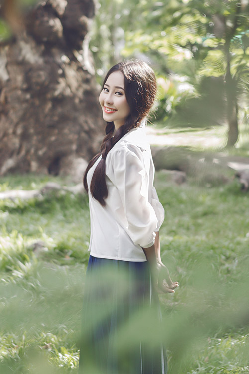 Tường Vy đẹp dung dị trong nắng hè - 4