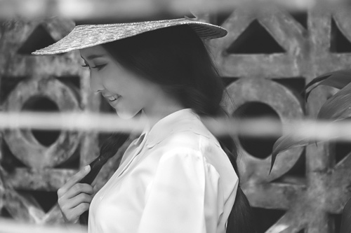 Tường Vy đẹp dung dị trong nắng hè - 9