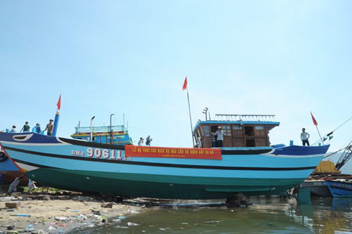 Đà Nẵng: Đóng thêm nhiều tàu lớn để ngư dân bám biển - 1