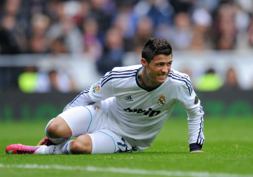 Ronaldo dính chấn thương mới, BĐN lo sốt vó - 1