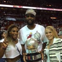 Thể thao - Tin HOT 1/6: Serena, Wozniacki xem bóng rổ giải sầu